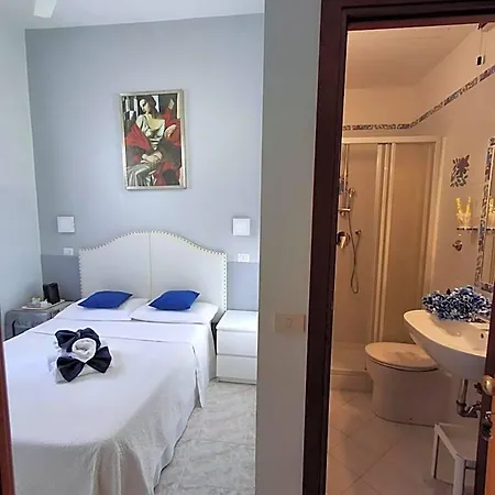 Castelfidardo 2* Rome