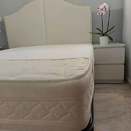 Castelfidardo 2* Roma