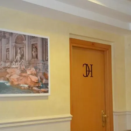 卡斯特费达尔朵酒店 *