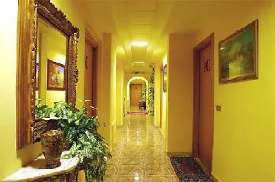 Castelfidardo 2* רומא