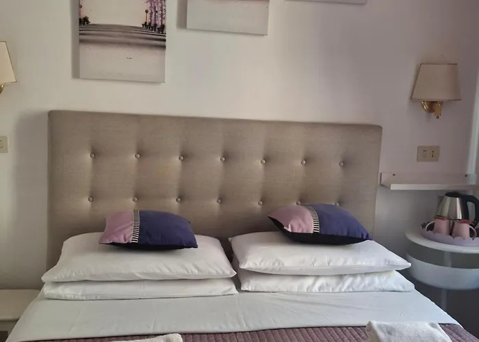 Castelfidardo Hotel *